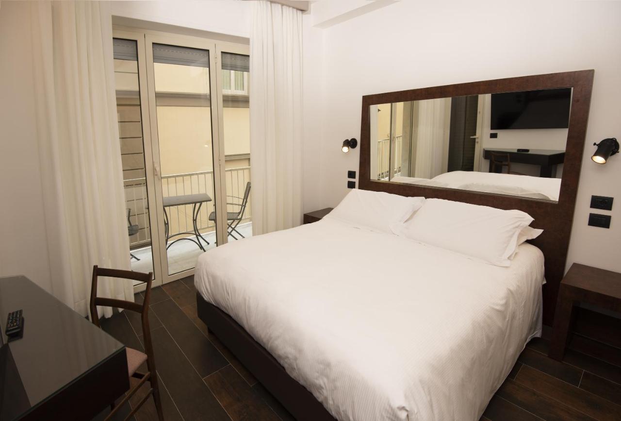 Hotel Domus Altana à Naples Extérieur photo